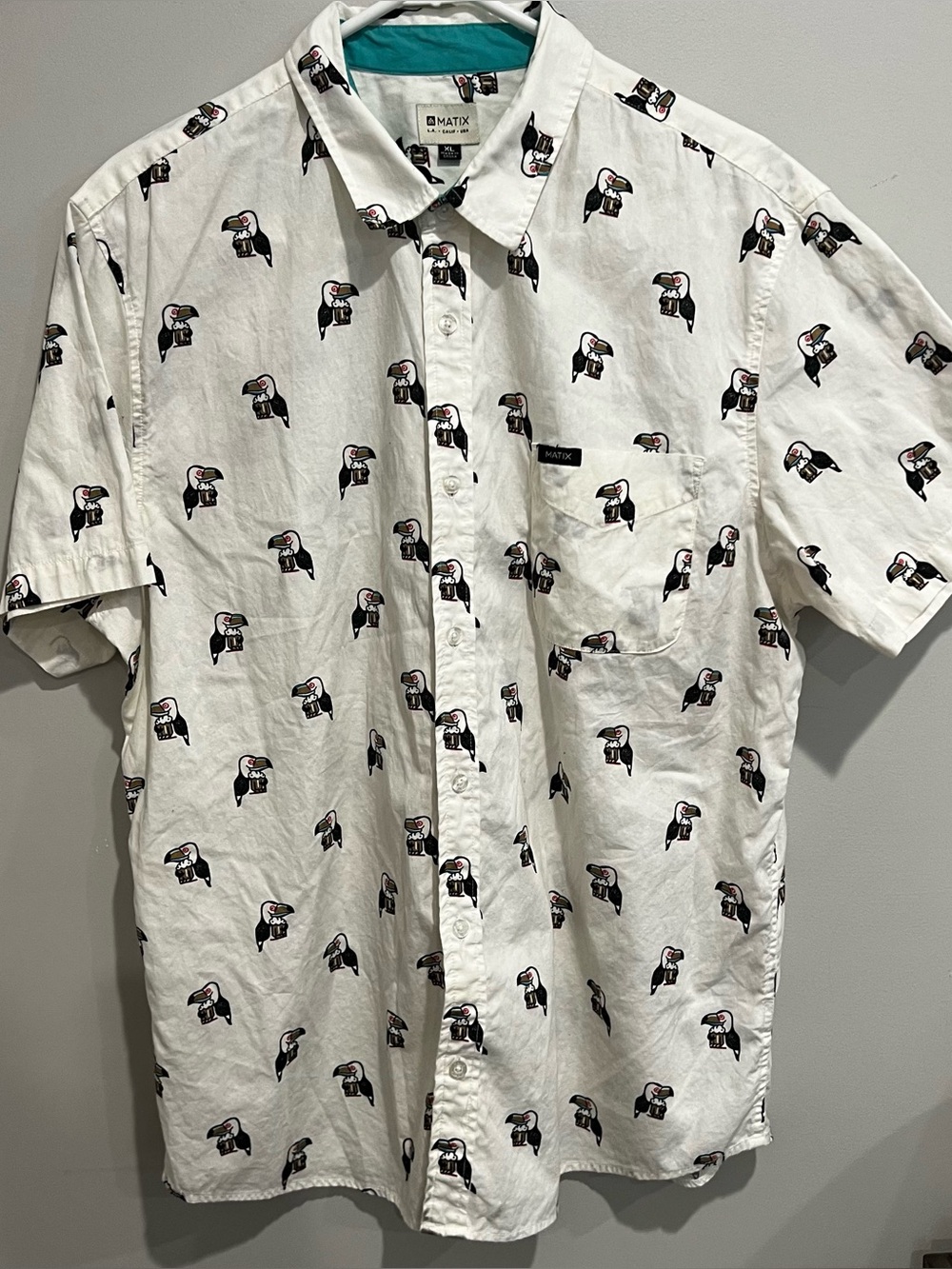 Matix white short sleeve button down shirt mens XL toucan beer funky fun print